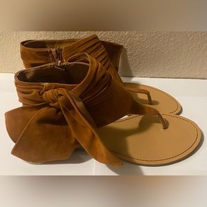 Cute bow leather sandals size 8